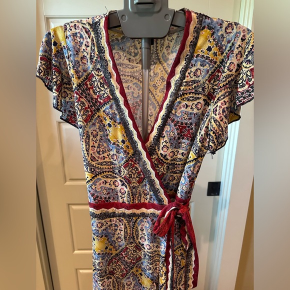 NWOT BCBG multi color wrap around dress size XS - Picture 4 of 6